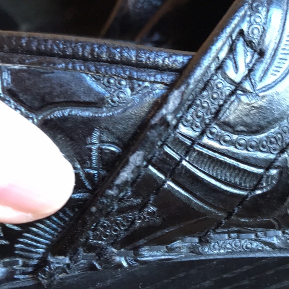 Dansko 39 pro tooled leather embossed floral pattern black stapled 2” clogs GUC - Picture 10 of 14